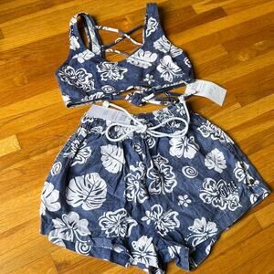 NWT Amazing Aloha Print 2 PC Set